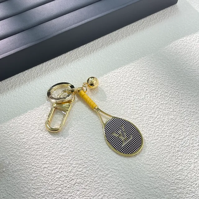 Louis Vuitton Porte-clés de raquette de tennis Noir et Or Bracelet monogrammé 3