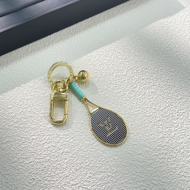 Louis Vuitton Porte-clés de raquette de tennis Noir et Or Bracelet monogrammé 4