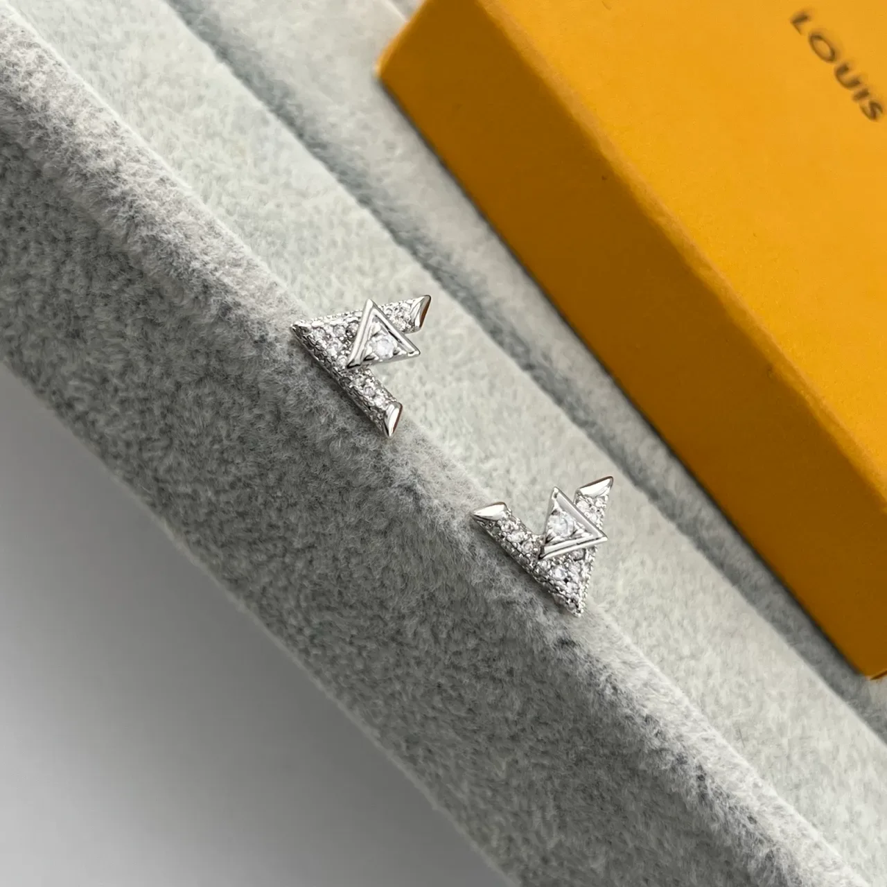 Louis Vuitton V-Motif Pavé Crystal Stud Earrings 3
