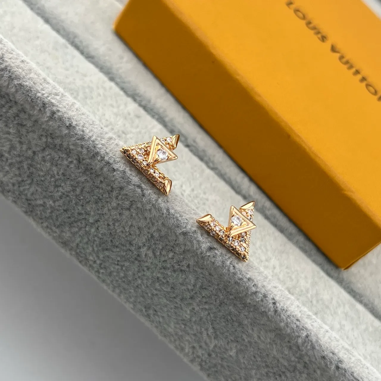 Louis Vuitton V-Motif Pavé Crystal Stud Earrings 5