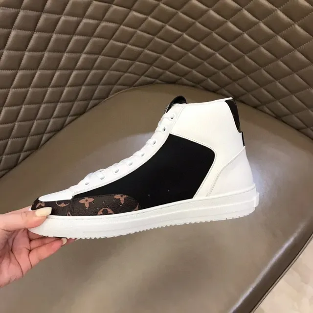 Louis Vuitton White Black हाई-टॉप लेदार এবং মোনোগ্রাম ক্যানভাস লाइফस्टাইল স্নিকার্স 3