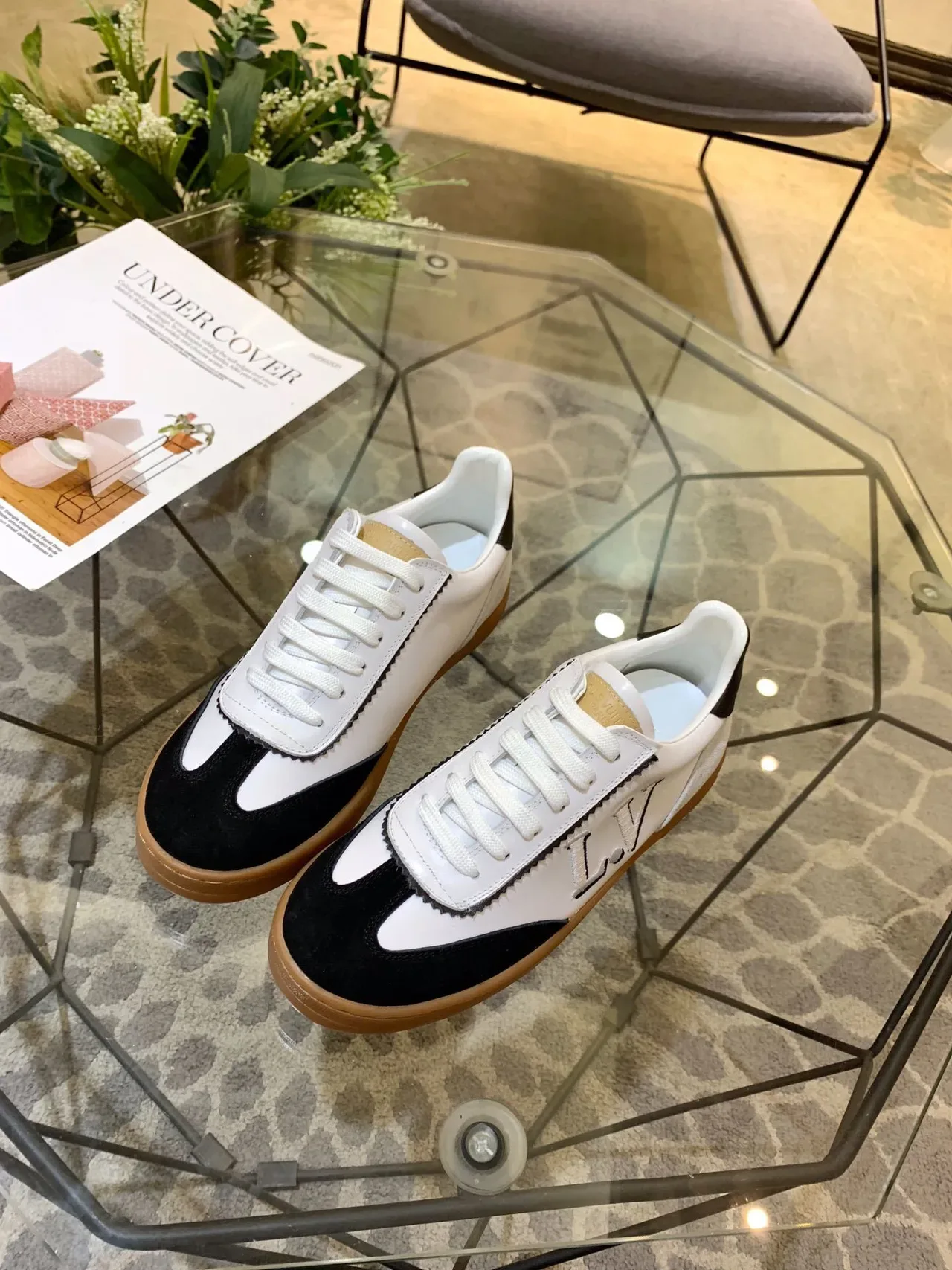 Louis Vuitton White Black Monogram-Embroidered Two-Tone Leather-Suede Lifestyle Sneakers 4