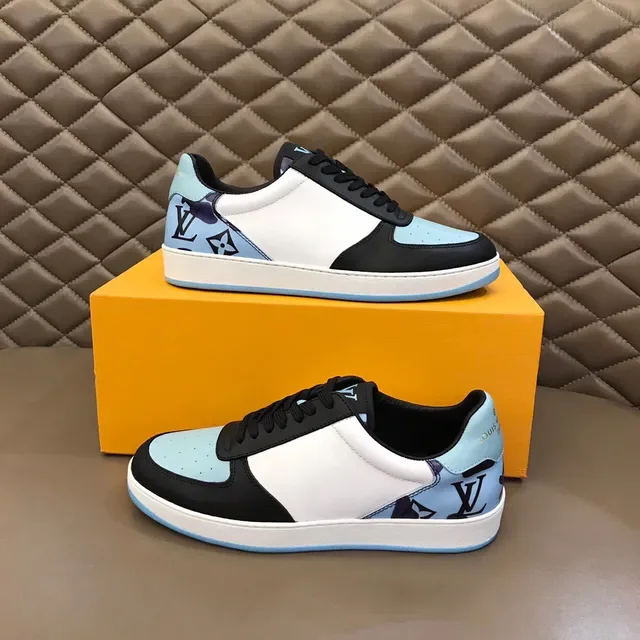 Louis Vuitton Sneakers Lifestyle Blanc et Bleu Color-Blocked Cuir avec Panneau Imprimé Monogram 7