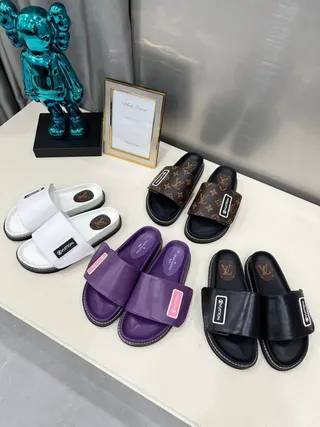 Louis Vuitton White Leather Single-Strap Platform Slippers 4