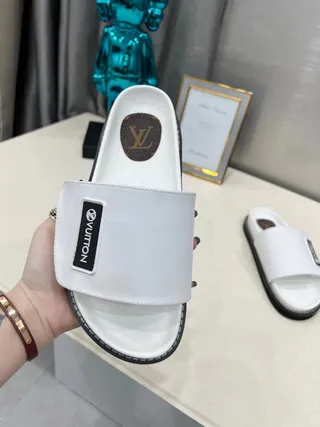Louis Vuitton White Leather Single-Strap Platform Slippers 7