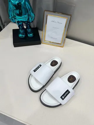 Louis Vuitton White Leather Single-Strap Platform Slippers 8