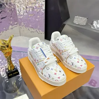 Louis Vuitton Zapatos Lifestyle de suela gruesa con impresión de monograma multicolor blancos