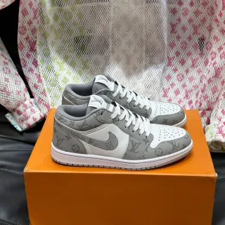 Louis Vuitton x Nike Air Force 1 Monogram gris Lifestyle Sneakers