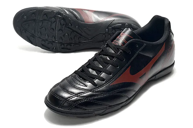 Mizuno Chaussures de soccer indoor à lacets en cuir synthétique noir et rouge, low-cut, avec tige en cuir synthétique 4