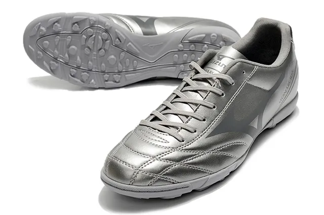 Mizuno Chaussures de soccer indoor à lacets en cuir synthétique noir et rouge, low-cut, avec tige en cuir synthétique 10