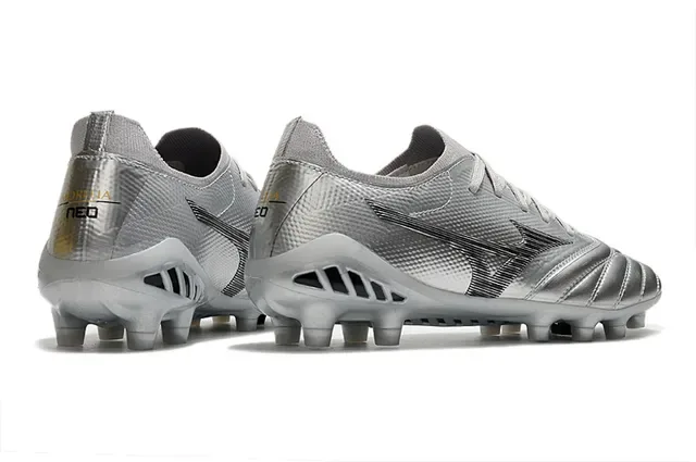 Mizuno Argent Noir Métallique Synthétique Supérieur Wave Logo Terrain Ferme Chaussures de football 7