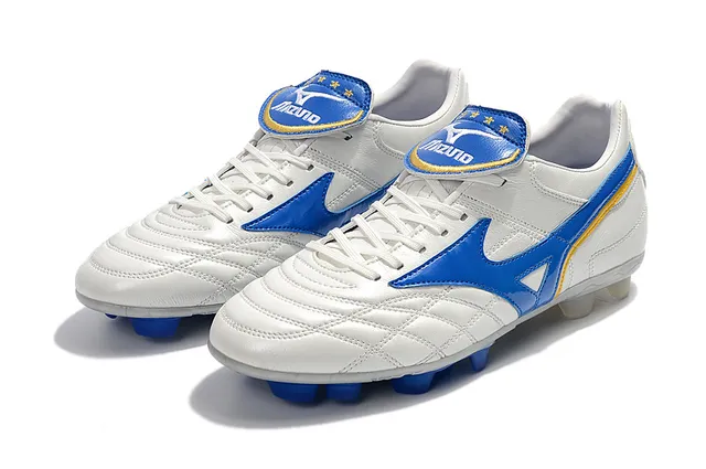 Mizuno Chaussures de Football Blanc Bleu Cuir Quilté avec Logo Wave en Terrain Ferme 20