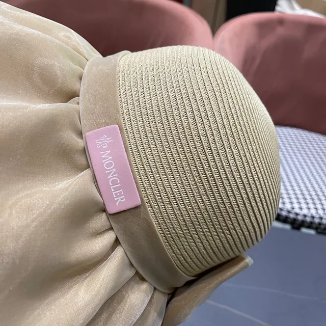 Moncler Beige Rose Paille Tressée Couronne Satiné à Volants Banda de Borde Fedora 3