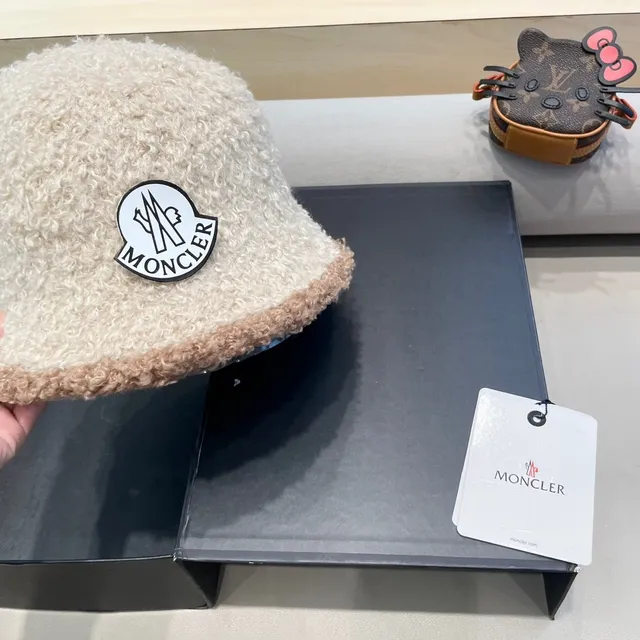 Moncler Fuzzy Beige Bucket Hat 4