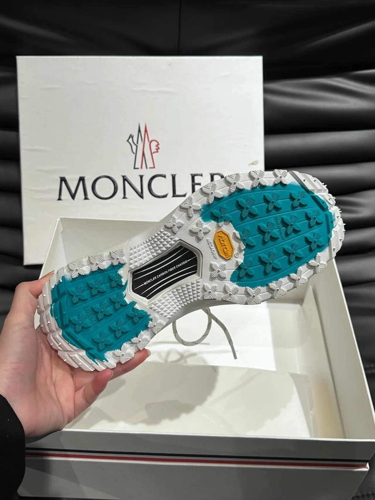 Moncler Grenoble 白色鞋底 网面拼面板 上部 厚底运动鞋 2