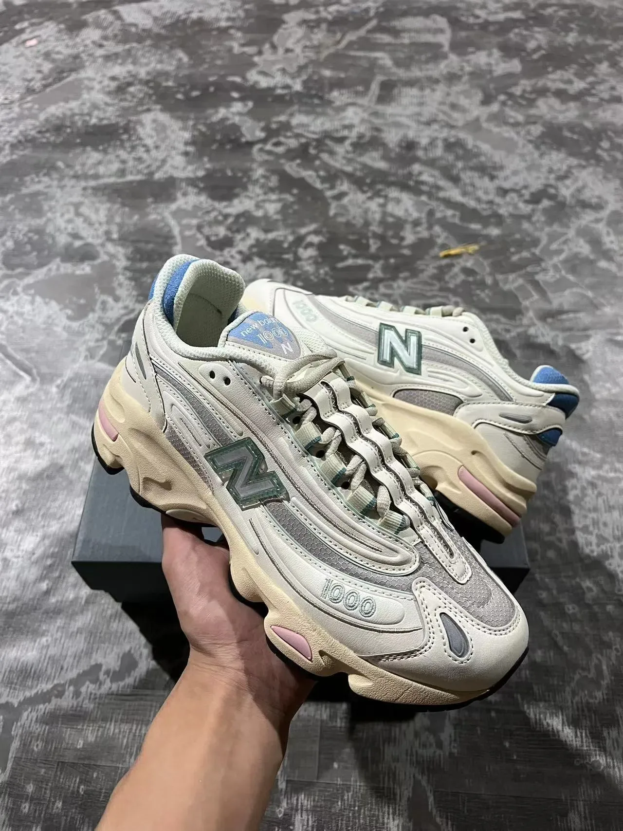 New Balance 1000 Beige Blue Courseur Rétro Chaussures Chunky Constructions De Cage Multicouche 2
