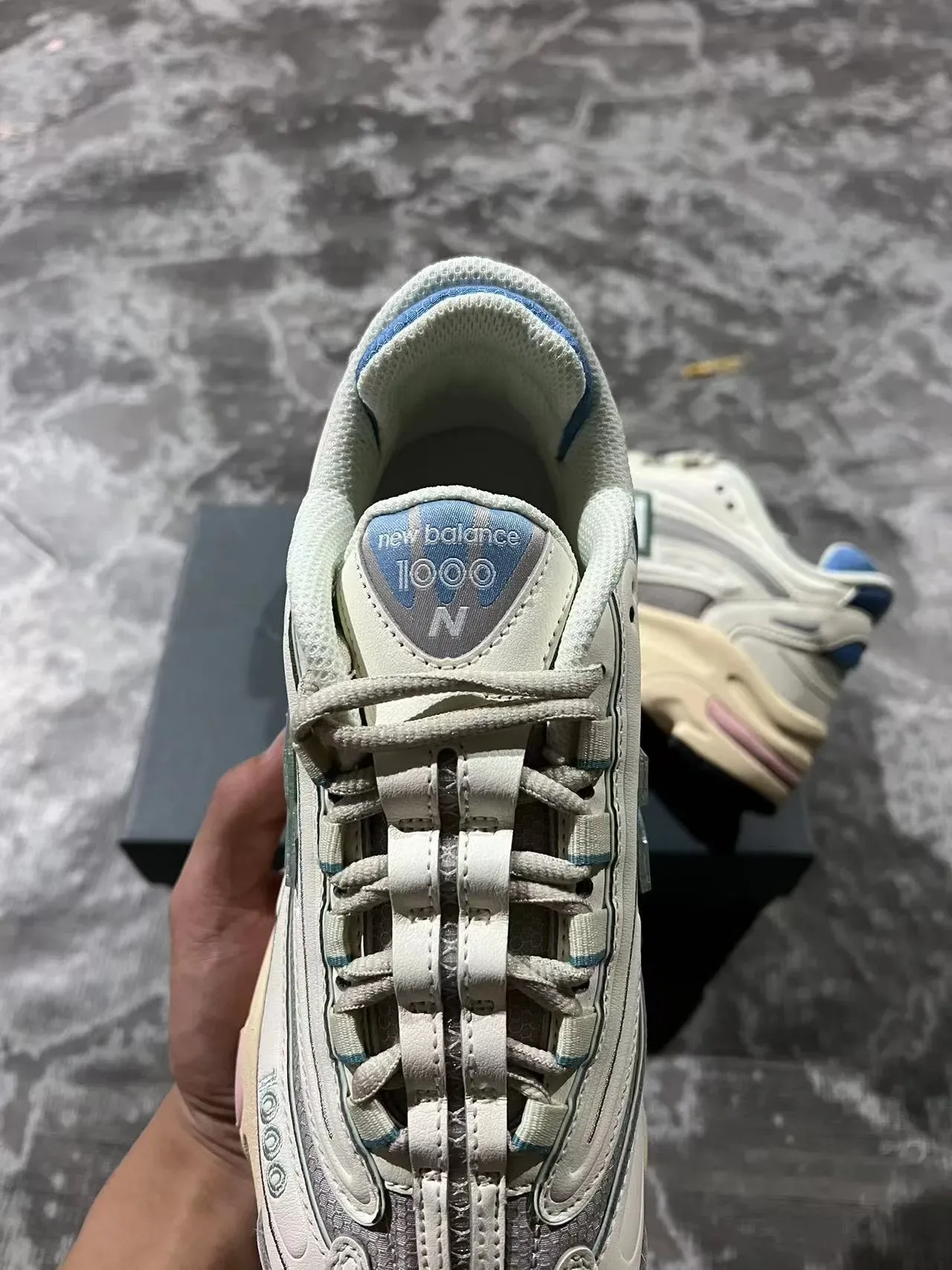 New Balance 1000 Beige Blue Courseur Rétro Chaussures Chunky Constructions De Cage Multicouche 4