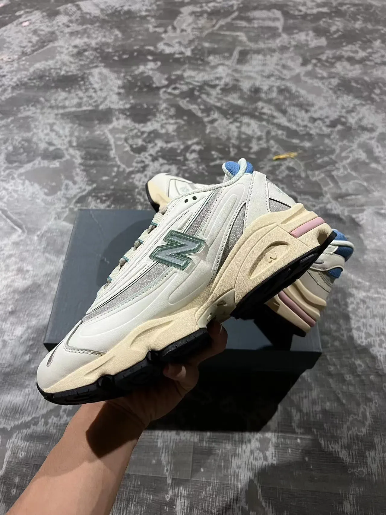 New Balance 1000 Beige Blue Courseur Rétro Chaussures Chunky Constructions De Cage Multicouche 5