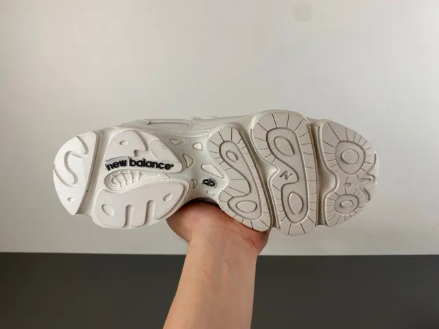 New Balance 1000 أحذية سنيكرز أبيض أحادي اللون سميكة 9