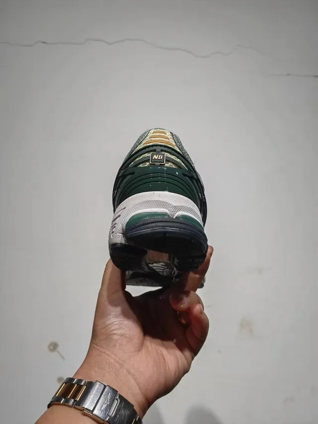 New Balance 1906R Off-White et Forest Green Chaussures de course 3