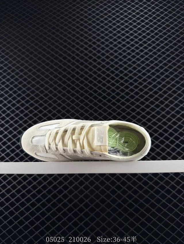New Balance 471 أحذية رياضية أسلوب حياة بيج وكريم سويدي متعدد الطبقات 4