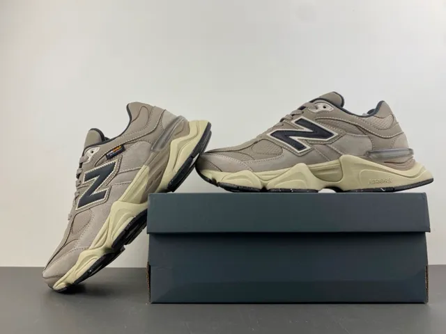 New Balance 9060 بيج أسود تشونكي سنيكرز 14