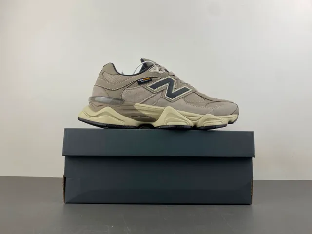 New Balance 9060 بيج أسود تشونكي سنيكرز 15