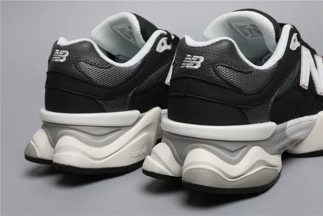 New Balance 9060 Tênis Lifestyle Preto e Branco 2