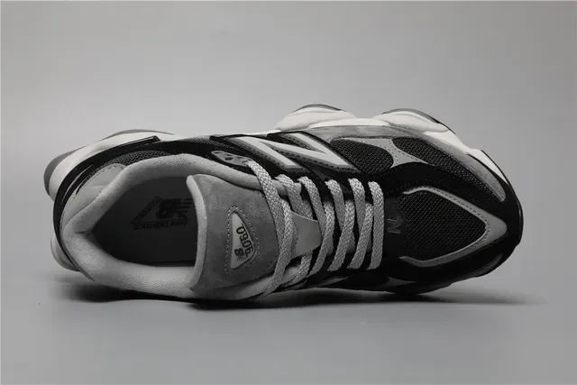 New Balance 9060 Noir Gris Blanc sneakers lifestyle 7