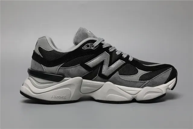 New Balance 9060 Noir Gris Blanc sneakers lifestyle 8
