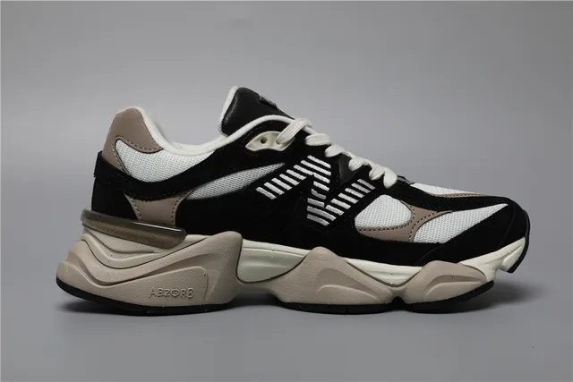 New Balance 9060 noir blanc beige baskets chunky 8