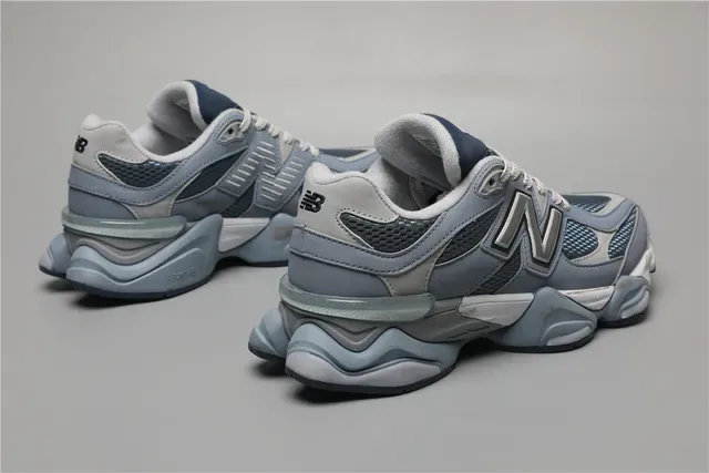 New Balance 9060 Gris et Navy Sneakers Lifestyle 2