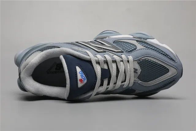 New Balance 9060 Gris et Navy Sneakers Lifestyle 6