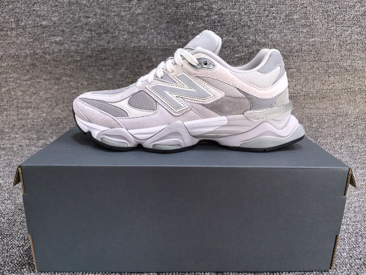 New Balance 9060 Gris clair sneakers chunky 2