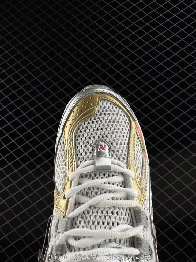 New Balance 9060 Sneakers Lifestyle Blanc Doré Rose 2