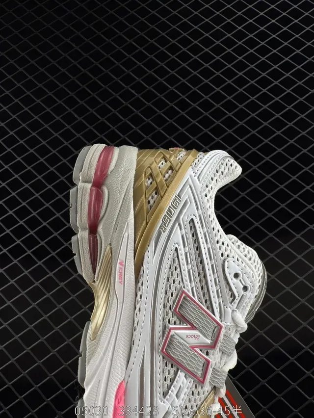 New Balance 9060 Sneakers Lifestyle Blanc Doré Rose 3