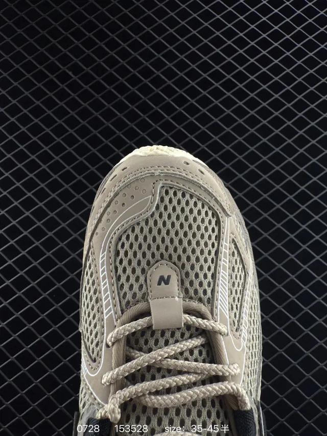 New Balance 9061 Beige Black baskets chunky 2