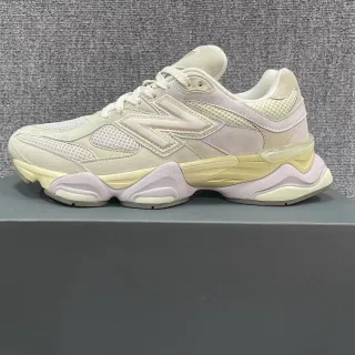 New Balance Beige Pink semelle multicouche maille et panneaux daim baskets chunky
