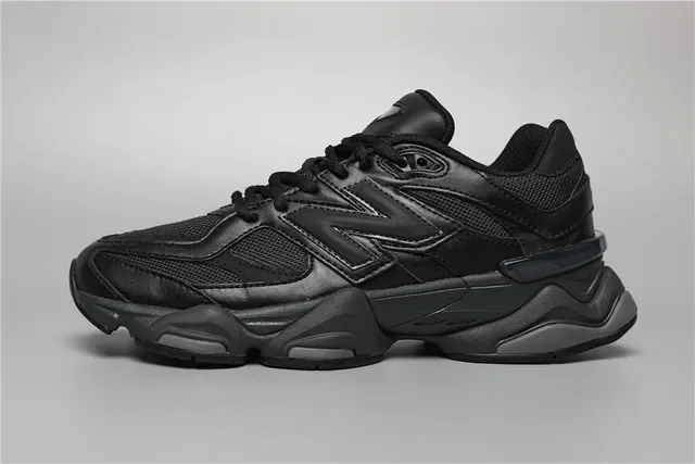 New Balance काला भूरा एक रंग परतदार जाली और सिंथेटिक ऊपरी जीवनशैली स्नीकर 9