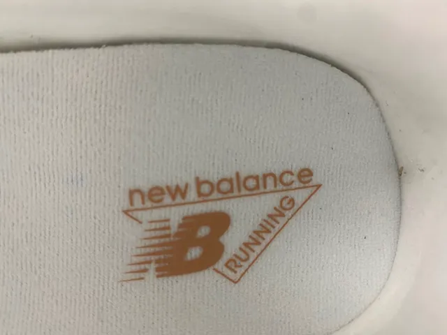 New Balance Gris Beige Semelle Sculptée En Couches Maille Et Daim Supérieur Baskets Chunky 8