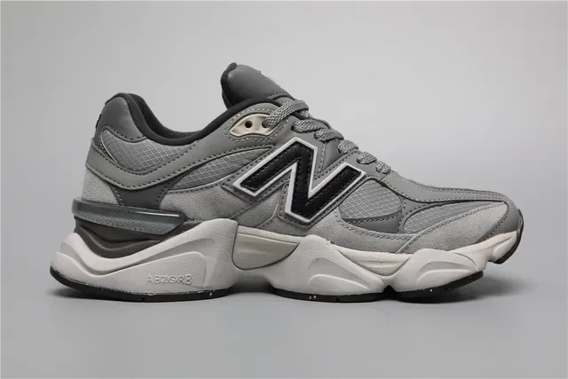 New Balance ধূসর কালো মোটা খোদাই করা মধ্যসোল স্তরযুক্ত মেশ এবং সিন্থেটিক উপর লাইফস্টাইল স্নিকার 8