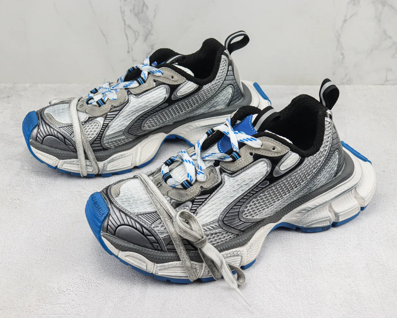 New Balance Gris Bleu Semelle Plateforme Maille Et Construction De Superposition Synthétique Baskets Chunky 4