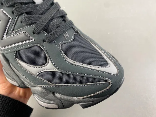 New Balance Gris Blanc Semelle Milieu Couche Synthétique Et Maille Supérieure Chunky Sneakers 2