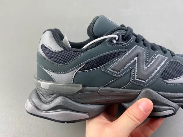 New Balance Gris Blanc Semelle Milieu Couche Synthétique Et Maille Supérieure Chunky Sneakers 3