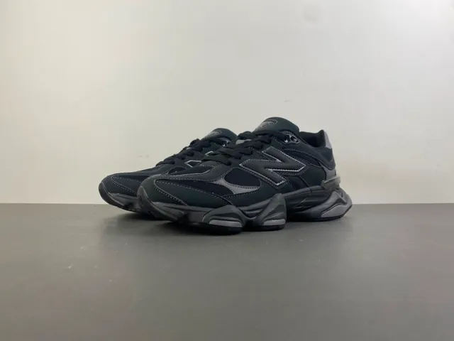 New Balance Gris Blanc Semelle Milieu Couche Synthétique Et Maille Supérieure Chunky Sneakers 10