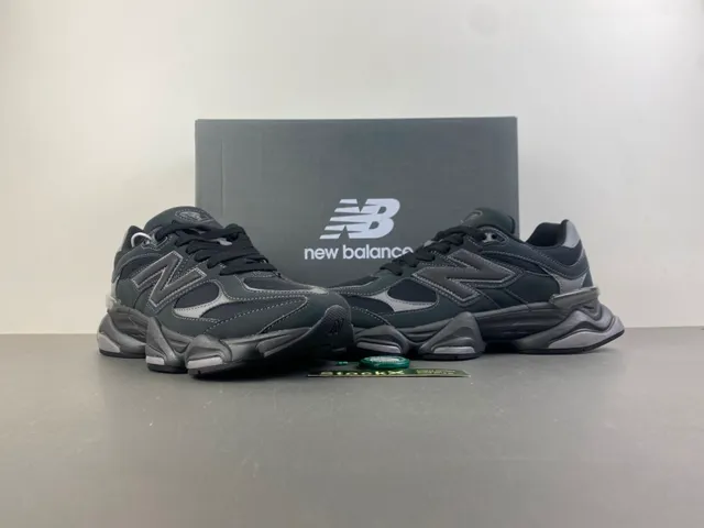 New Balance Gris Blanc Semelle Milieu Couche Synthétique Et Maille Supérieure Chunky Sneakers 13