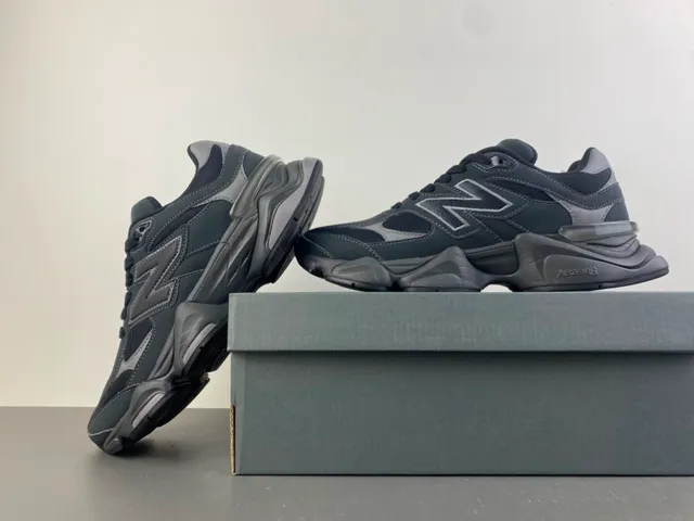 New Balance Gris Blanc Semelle Milieu Couche Synthétique Et Maille Supérieure Chunky Sneakers 14