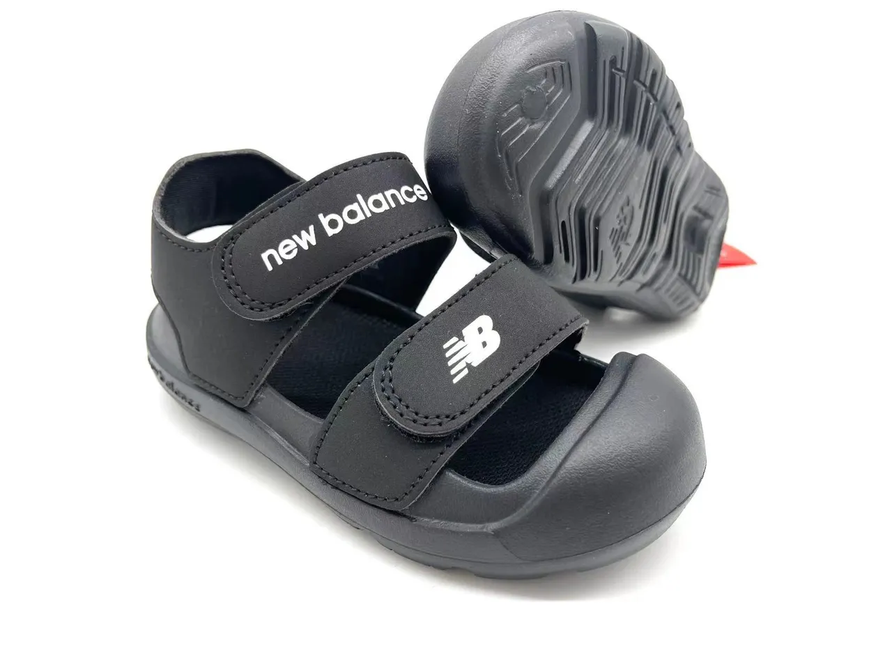 New Balance Enfants à deux sangles Velcro doigt fermé Sandales Casual 6