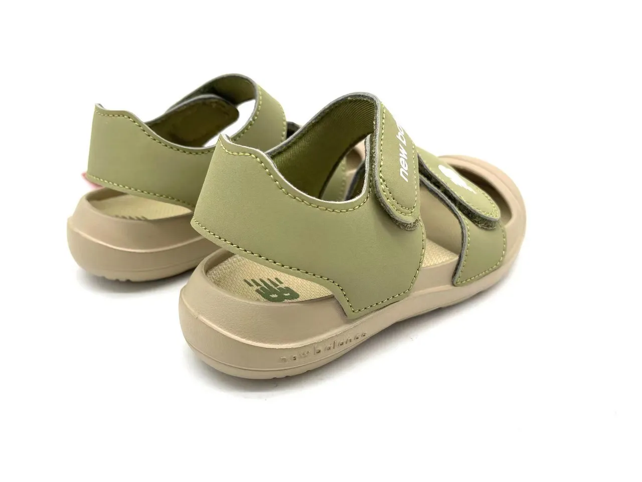 New Balance Enfants à deux sangles Velcro doigt fermé Sandales Casual 17