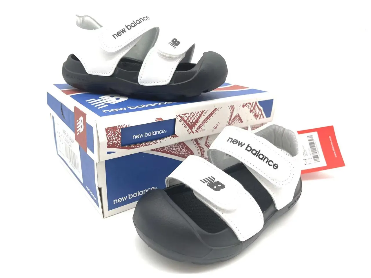 New Balance Enfants à deux sangles Velcro doigt fermé Sandales Casual 24